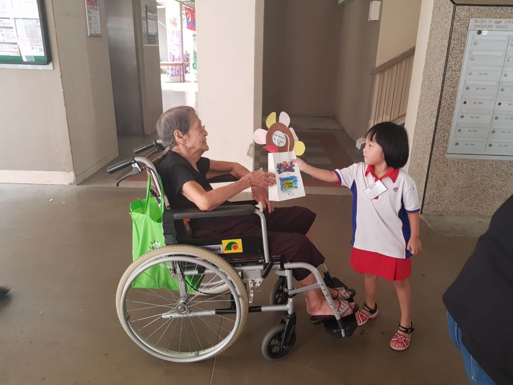"Small Hands Big Hearts" - Kindness 3 - People around us — photo 6