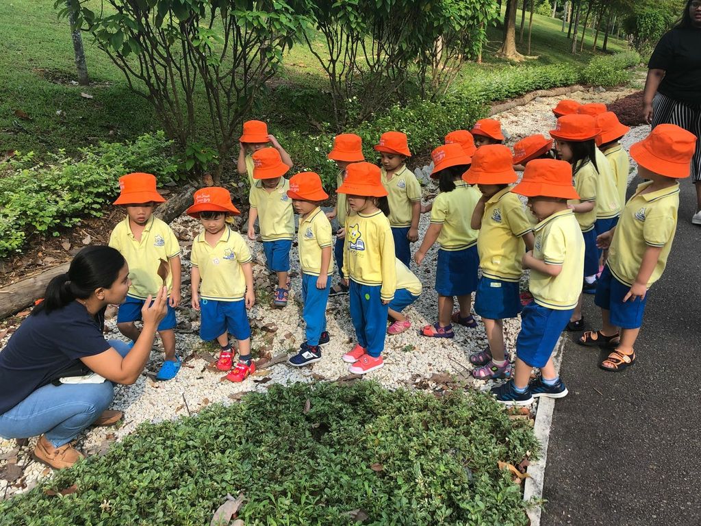 NurtureStars Punggol nurturing Punggol Waterway Park through pruning & park clean up in August 2018! — photo 4