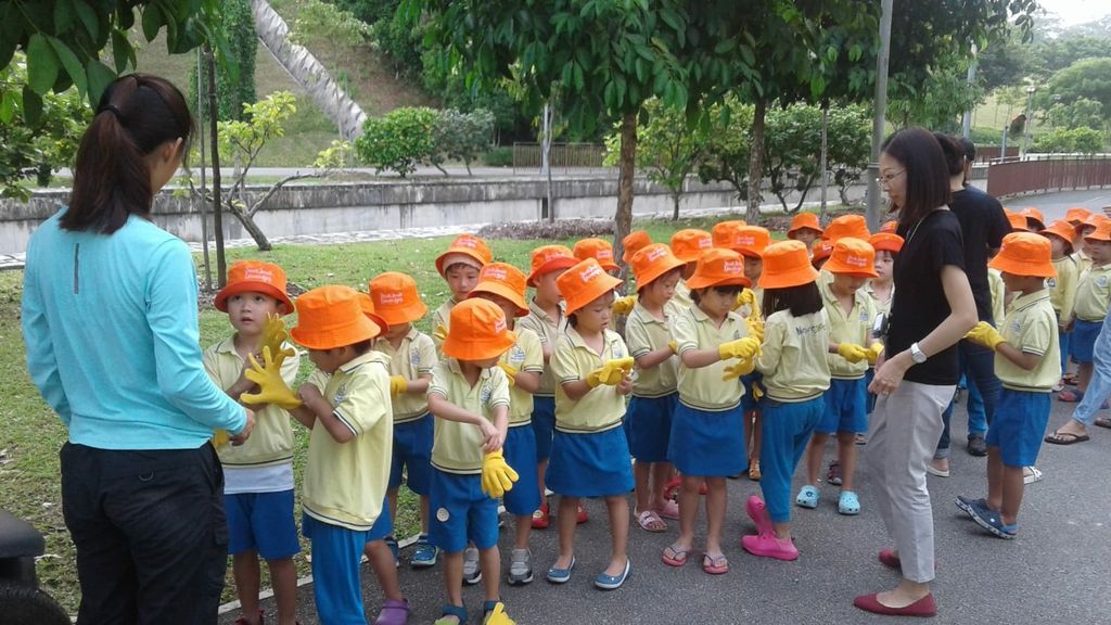 NurtureStars Punggol nurturing Punggol Waterway Park through pruning & park clean up in August 2018! — photo 1