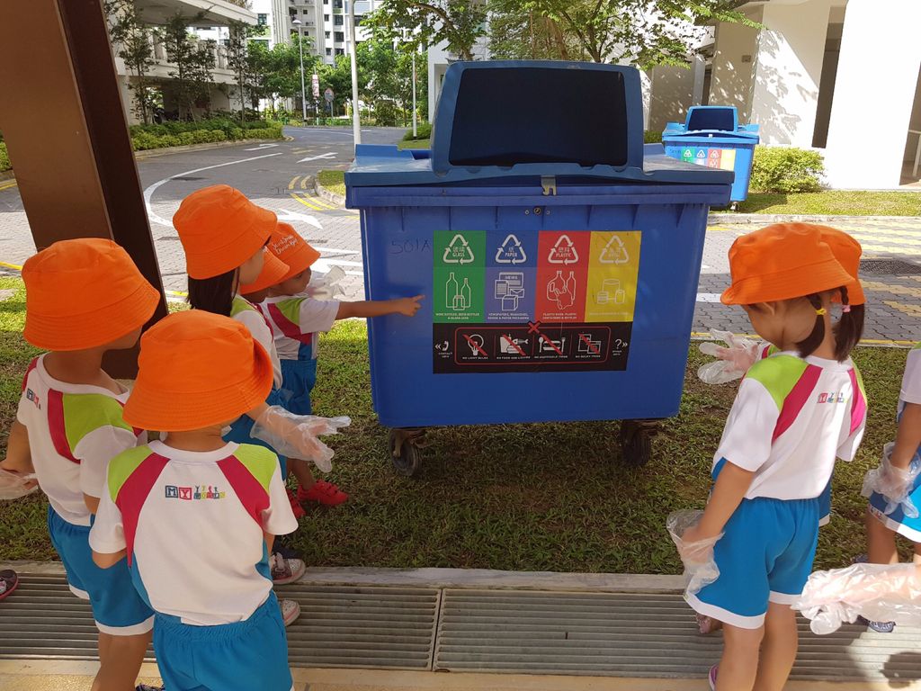 N2, K1 and K2 - A Small Step To Save Mother Earth (MY World @ Yishun Palm Breeze) — photo 5