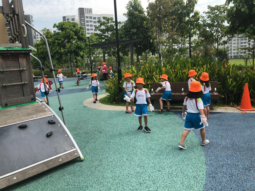N2, K1 and K2 - A Small Step To Save Mother Earth (MY World @ Yishun Palm Breeze) — photo 7