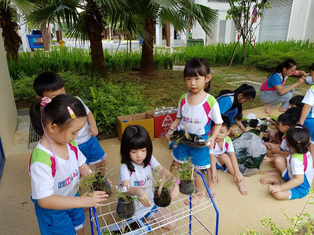 N2, K1 and K2 - A Small Step To Save Mother Earth (MY World @ Yishun Palm Breeze) — photo 4