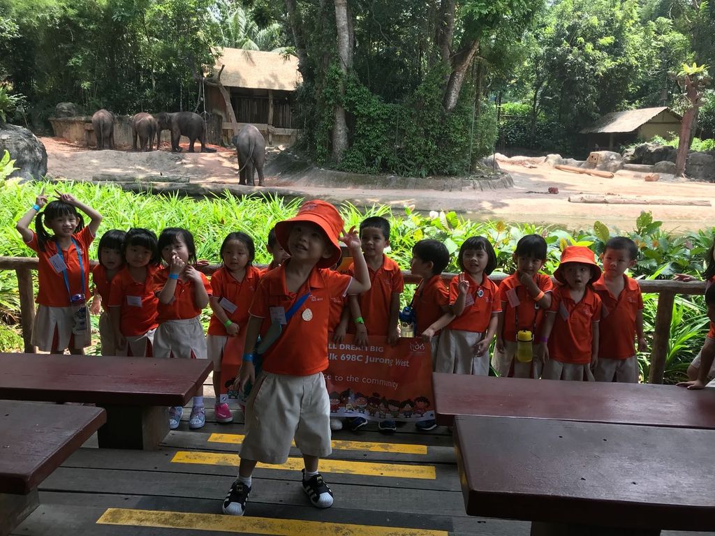 Field Trip to Singapore Zoo: Elephants of Asia Show — photo 3