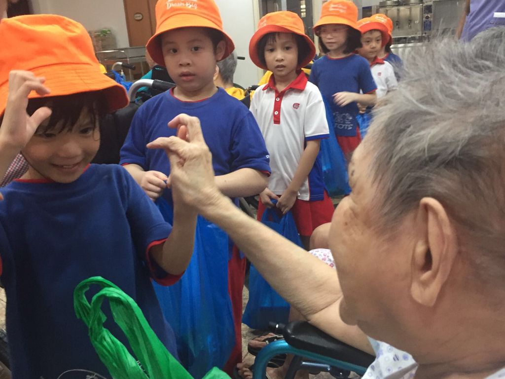 Visit to Man Fut Tong Nursing Home on 24/08/2018 — photo 1