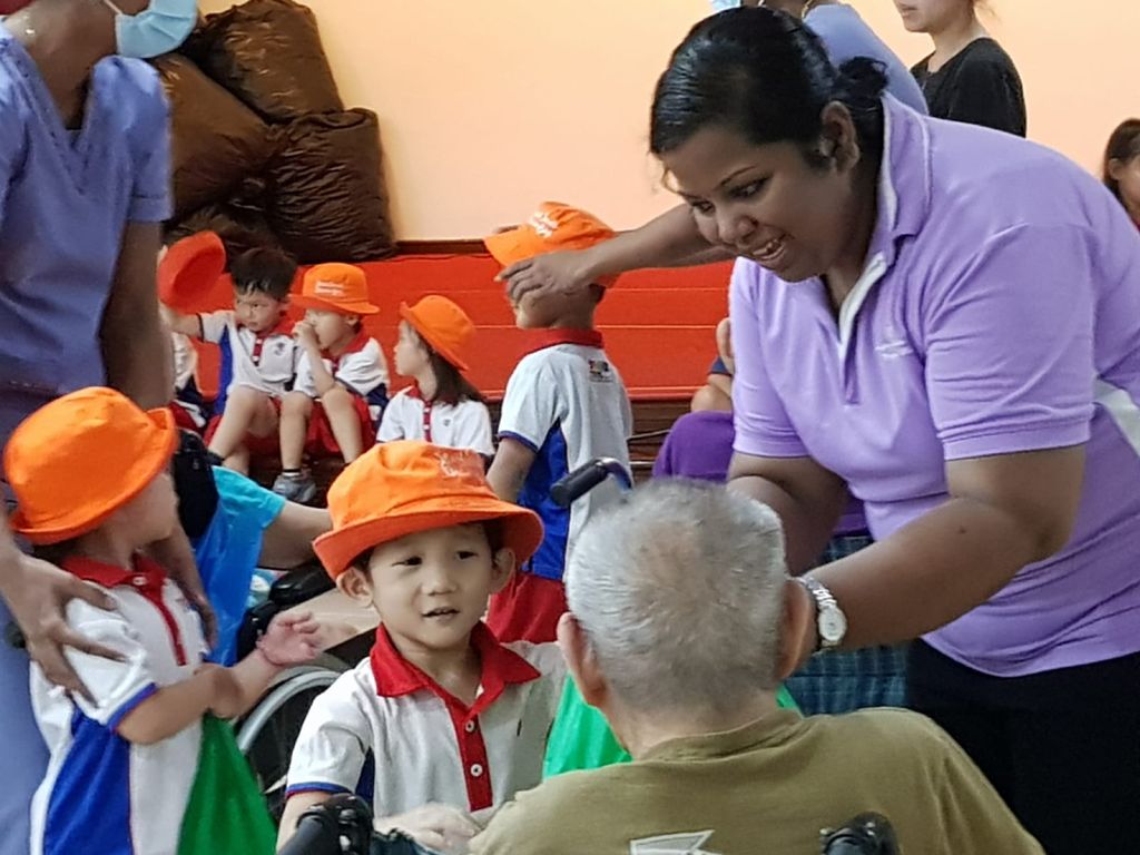 Visit to Man Fut Tong Nursing Home on 24/08/2018 — photo 4