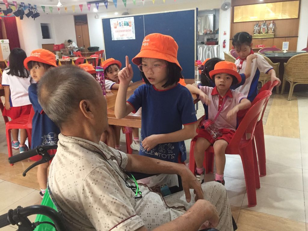 Visit to Man Fut Tong Nursing Home on 24/08/2018 — photo 8