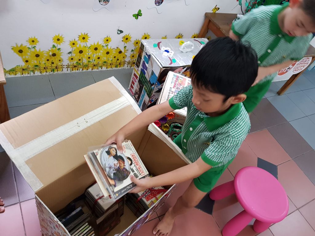 Collecting of Recycled Materials — photo 7