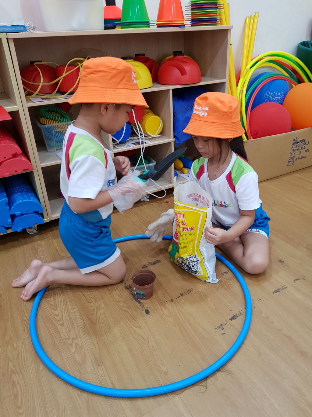 Little Green Hands @ work by MY World @ Tampines Changkat — photo 6