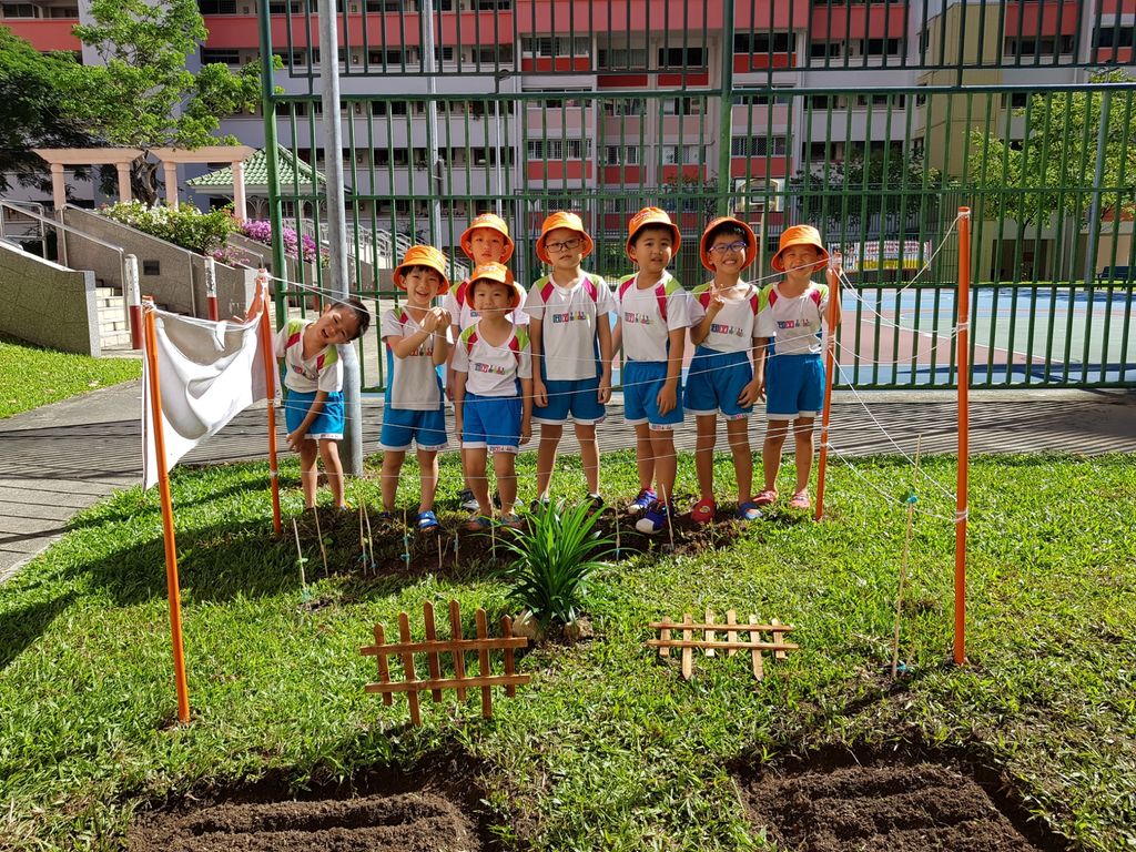 Little Green Hands @ work by MY World @Tampines Changkat — photo 2