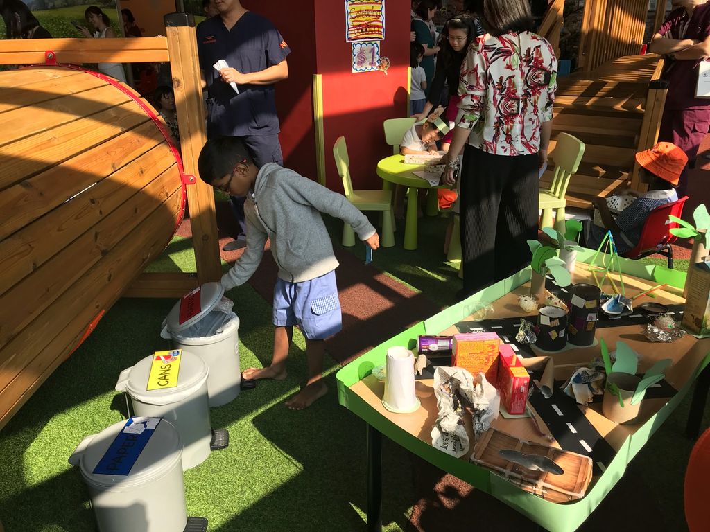 “Saving the Environment: Litter - free Singapore” Learning Vision@NUHS 25th June - 17th August 2018 — photo 8
