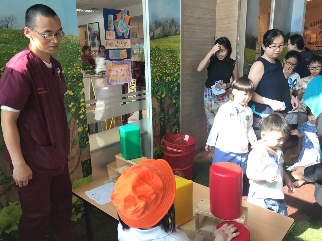 “Saving the Environment: Litter - free Singapore” Learning Vision@NUHS 25th June - 17th August 2018 — photo 9