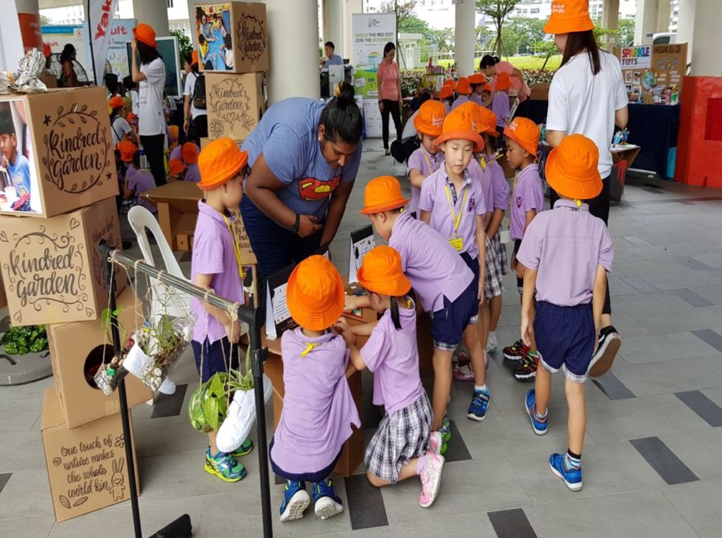 Cherie Hearts Kidz Campus @Pasir Ris Elias Mall - Event: Celebrate “Earth Day” at “Earth Week Carnival 2018” @Punggol Town Square on 19 April 2018 — photo 1