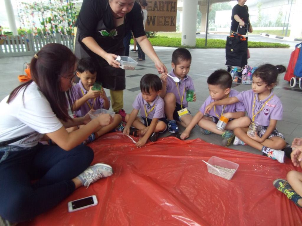 Cherie Hearts Kidz Campus @Pasir Ris Elias Mall - Event: Celebrate “Earth Day” at “Earth Week Carnival 2018” @Punggol Town Square on 19 April 2018 — photo 2