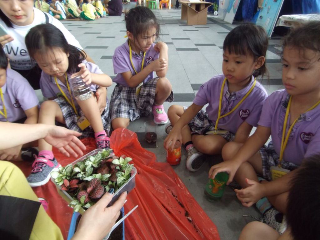 Cherie Hearts Kidz Campus @Pasir Ris Elias Mall - Event: Celebrate “Earth Day” at “Earth Week Carnival 2018” @Punggol Town Square on 19 April 2018 — photo 2