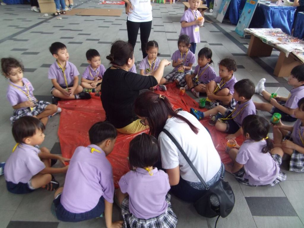 Cherie Hearts Kidz Campus @Pasir Ris Elias Mall - Event: Celebrate “Earth Day” at “Earth Week Carnival 2018” @Punggol Town Square on 19 April 2018 — photo 4