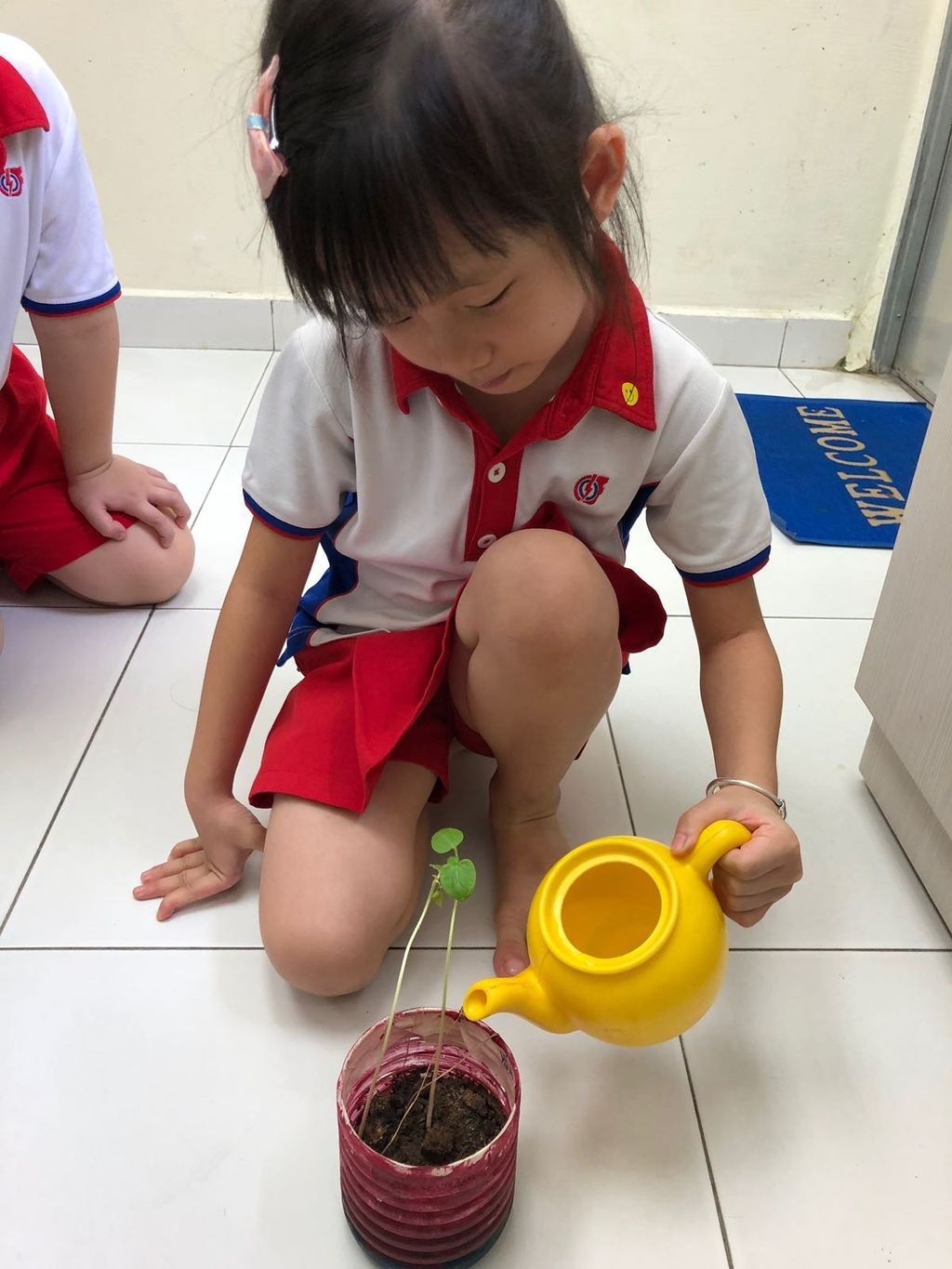 Children at work: Let's go recycle and plant — photo 15