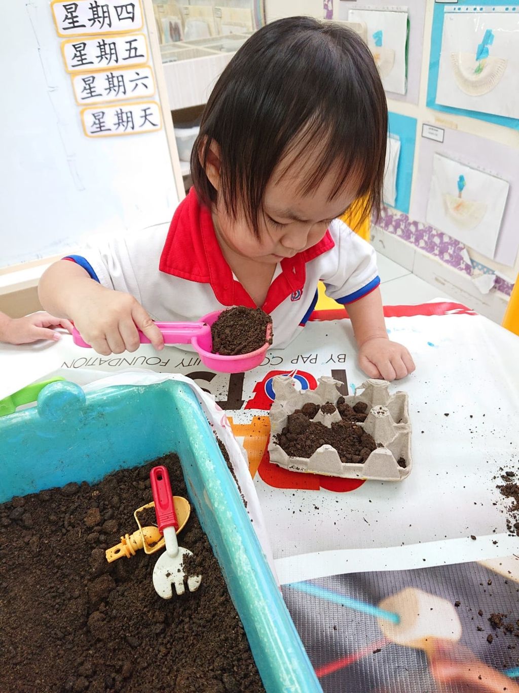 Children at work: Let's go recycle and plant — photo 18