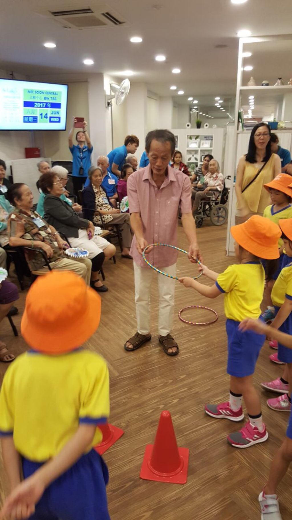 Our Visit To An Elder Care Centre — photo 6