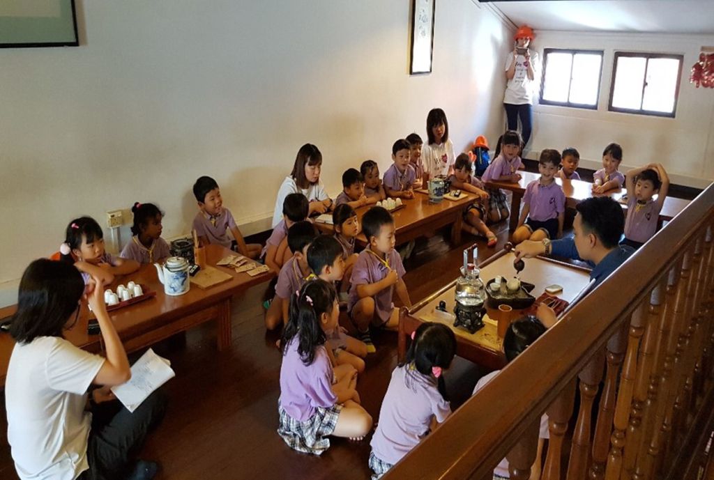 Cherie Hearts Kidz Campus @Pasir Ris Elias Mall - Event : “Excursion to Tea House on 8 May 2018 (Tuesday). and “Mother’s Day Celebrations on 11 May 2018 — photo 2