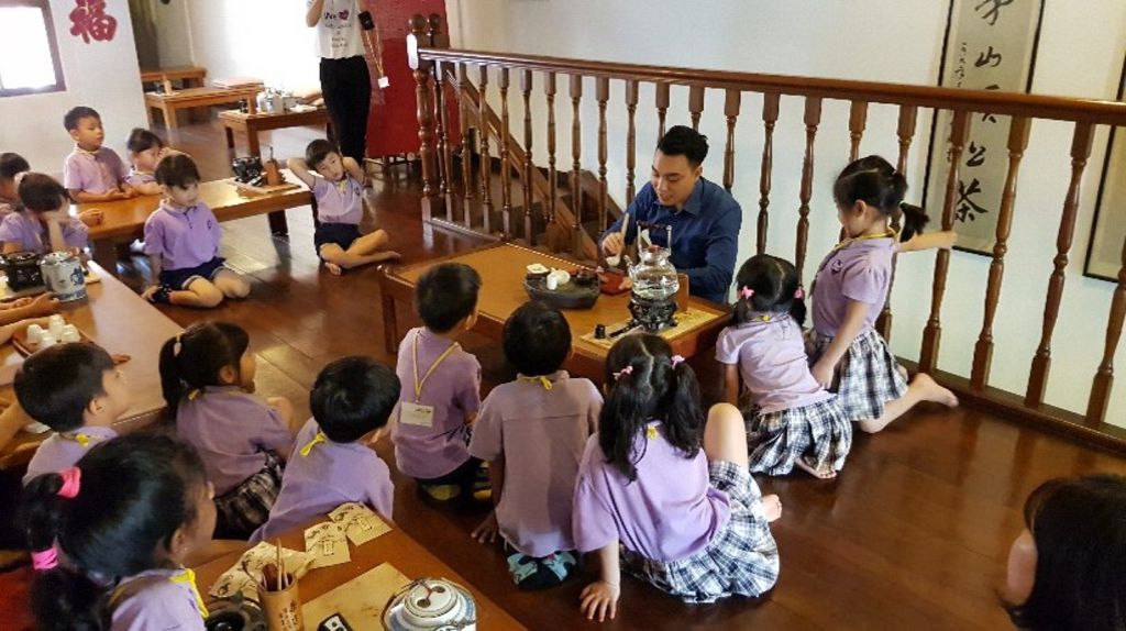 Cherie Hearts Kidz Campus @Pasir Ris Elias Mall - Event : “Excursion to Tea House on 8 May 2018 (Tuesday). and “Mother’s Day Celebrations on 11 May 2018 — photo 4