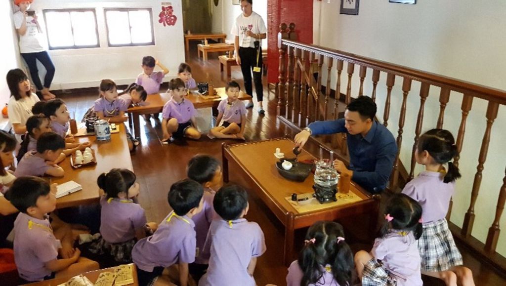 Cherie Hearts Kidz Campus @Pasir Ris Elias Mall - Event : “Excursion to Tea House on 8 May 2018 (Tuesday). and “Mother’s Day Celebrations on 11 May 2018 — photo 5