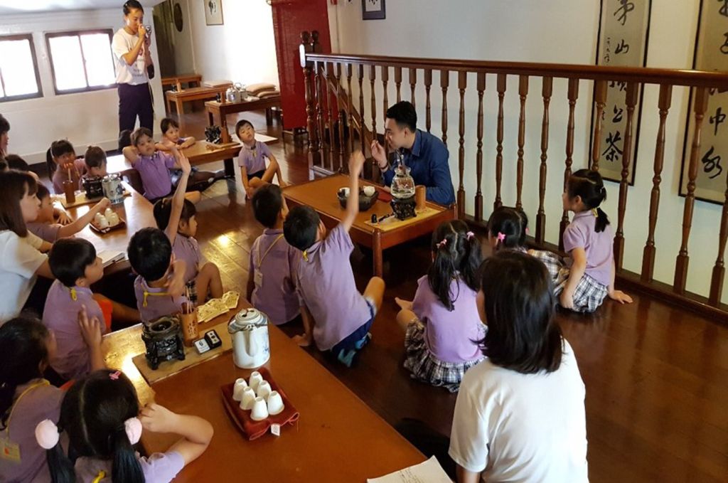 Cherie Hearts Kidz Campus @Pasir Ris Elias Mall - Event : “Excursion to Tea House on 8 May 2018 (Tuesday). and “Mother’s Day Celebrations on 11 May 2018 — photo 1