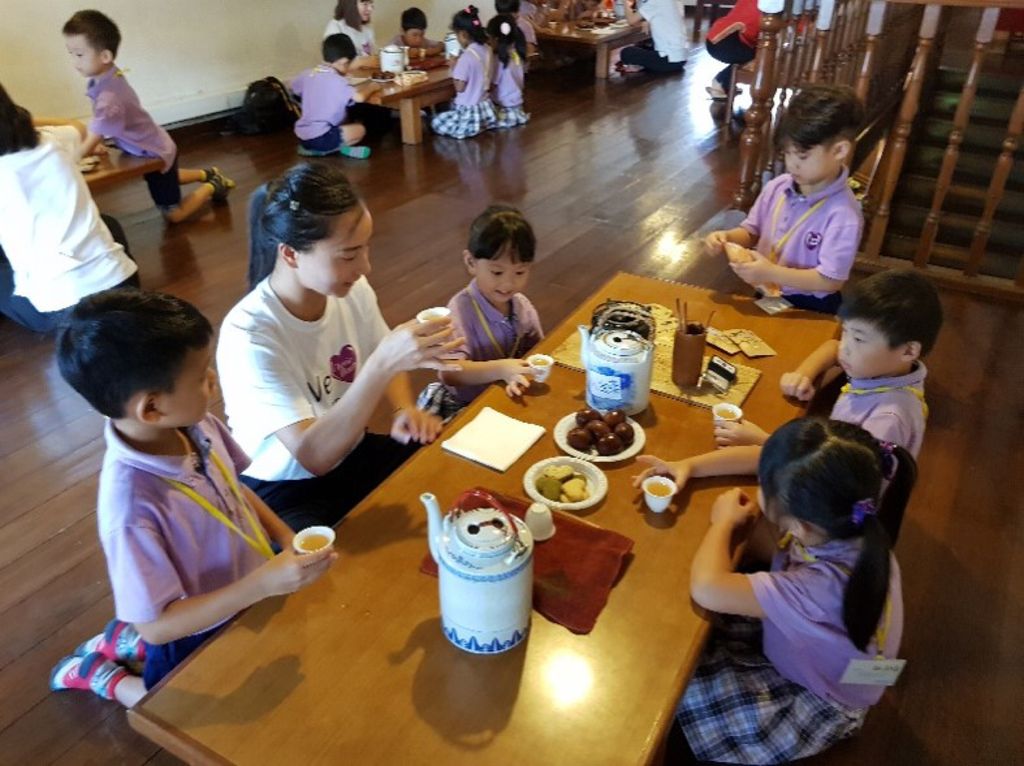 Cherie Hearts Kidz Campus @Pasir Ris Elias Mall - Event : “Excursion to Tea House on 8 May 2018 (Tuesday). and “Mother’s Day Celebrations on 11 May 2018 — photo 3