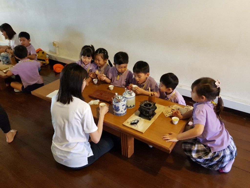 Cherie Hearts Kidz Campus @Pasir Ris Elias Mall - Event : “Excursion to Tea House on 8 May 2018 (Tuesday). and “Mother’s Day Celebrations on 11 May 2018 — photo 4