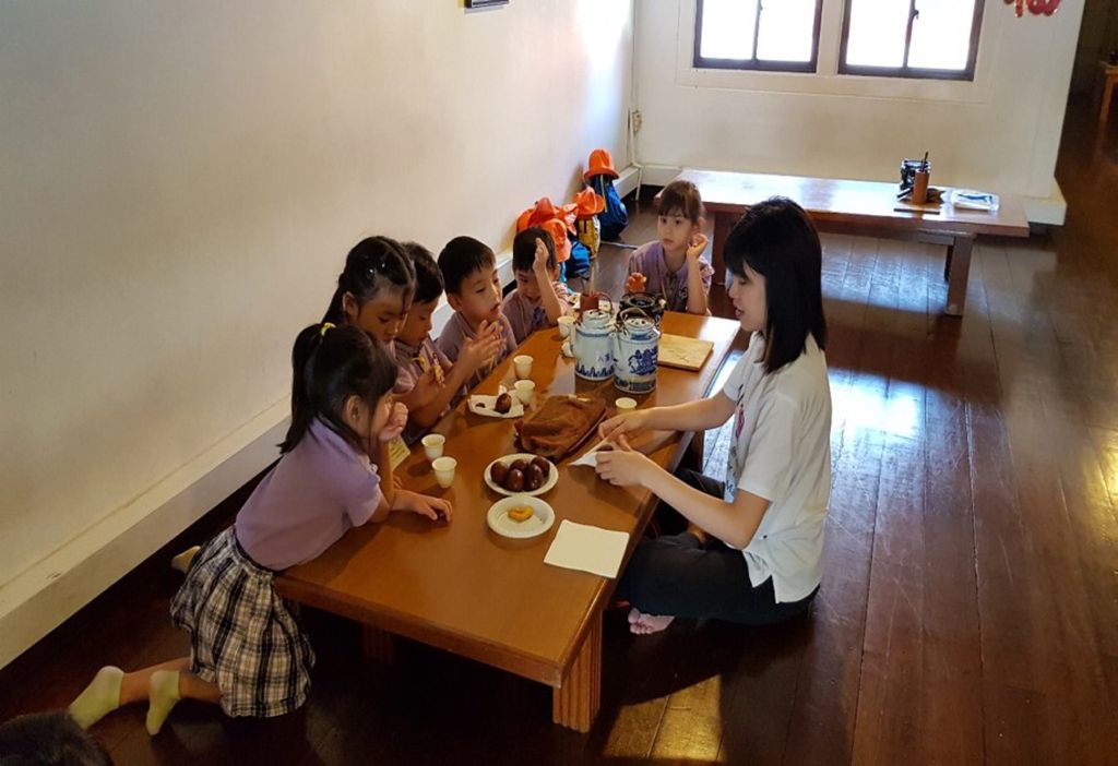 Cherie Hearts Kidz Campus @Pasir Ris Elias Mall - Event : “Excursion to Tea House on 8 May 2018 (Tuesday). and “Mother’s Day Celebrations on 11 May 2018 — photo 1