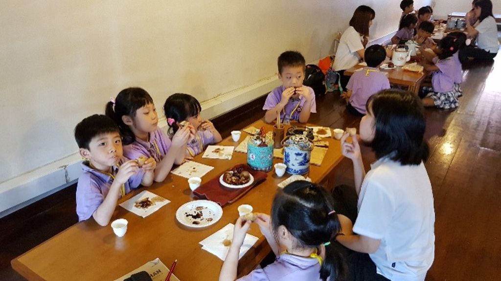 Cherie Hearts Kidz Campus @Pasir Ris Elias Mall - Event : “Excursion to Tea House on 8 May 2018 (Tuesday). and “Mother’s Day Celebrations on 11 May 2018 — photo 3