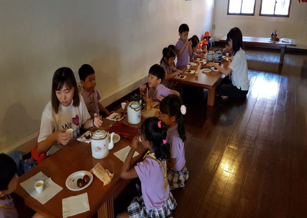 Cherie Hearts Kidz Campus @Pasir Ris Elias Mall - Event : “Excursion to Tea House on 8 May 2018 (Tuesday). and “Mother’s Day Celebrations on 11 May 2018 — photo 4