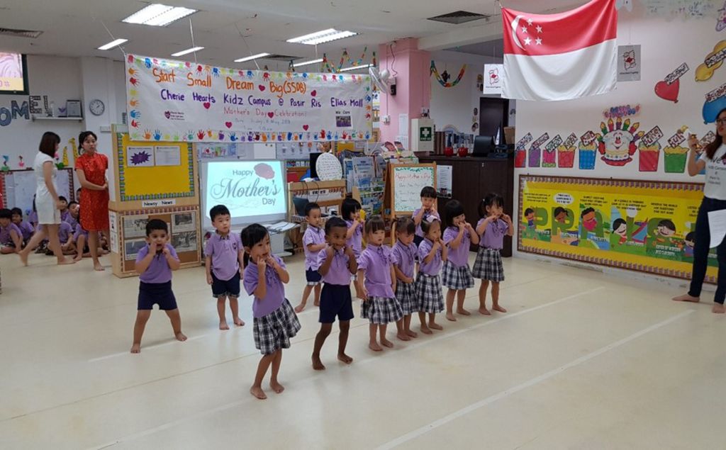 Cherie Hearts Kidz Campus @Pasir Ris Elias Mall - Event : “Excursion to Tea House on 8 May 2018 (Tuesday). and “Mother’s Day Celebrations on 11 May 2018 — photo 1