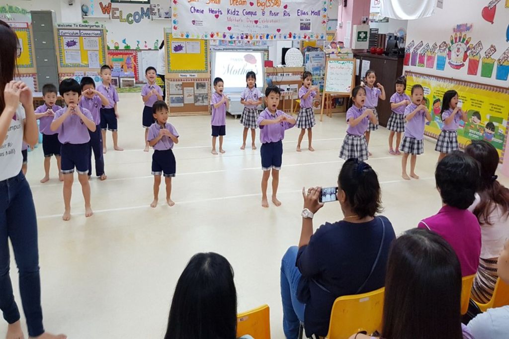Cherie Hearts Kidz Campus @Pasir Ris Elias Mall - Event : “Excursion to Tea House on 8 May 2018 (Tuesday). and “Mother’s Day Celebrations on 11 May 2018 — photo 3