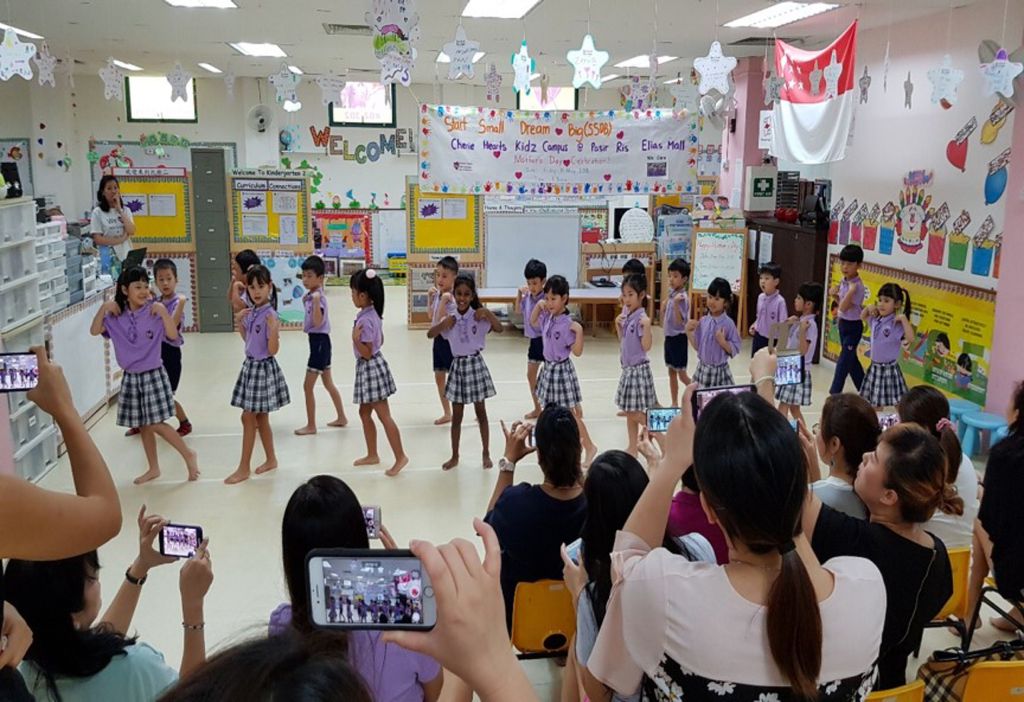 Cherie Hearts Kidz Campus @Pasir Ris Elias Mall - Event : “Excursion to Tea House on 8 May 2018 (Tuesday). and “Mother’s Day Celebrations on 11 May 2018 — photo 2