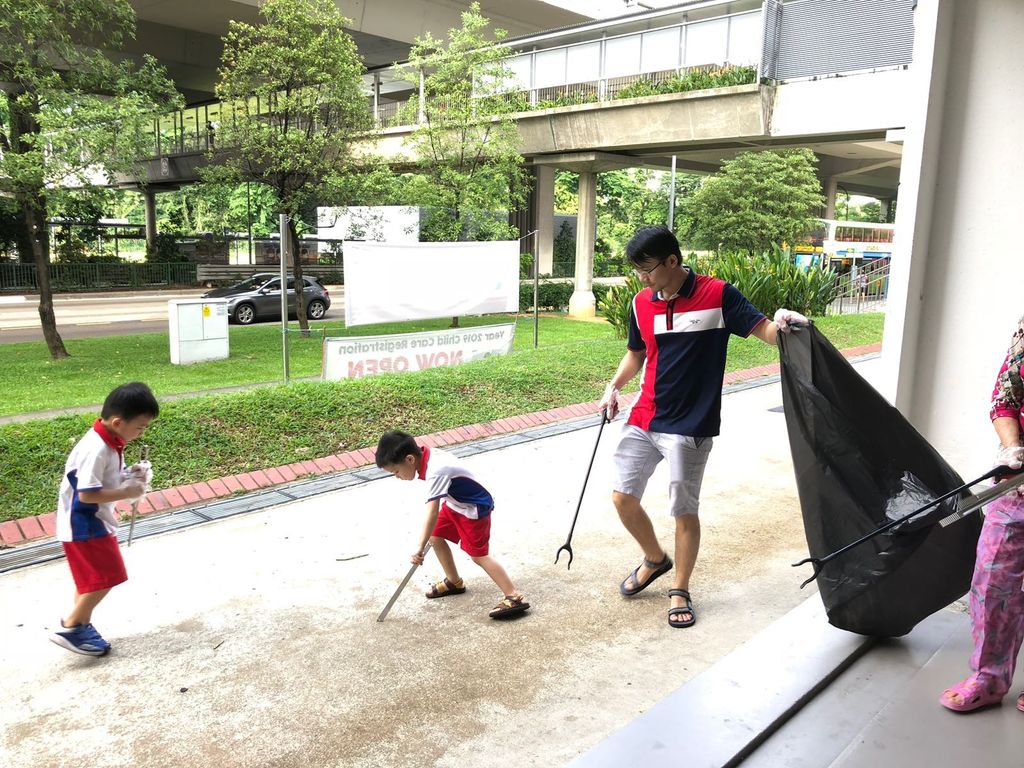 Clean Up and Green Up Litter Picking Exercise cum Fathers' Day Celebration — photo 3