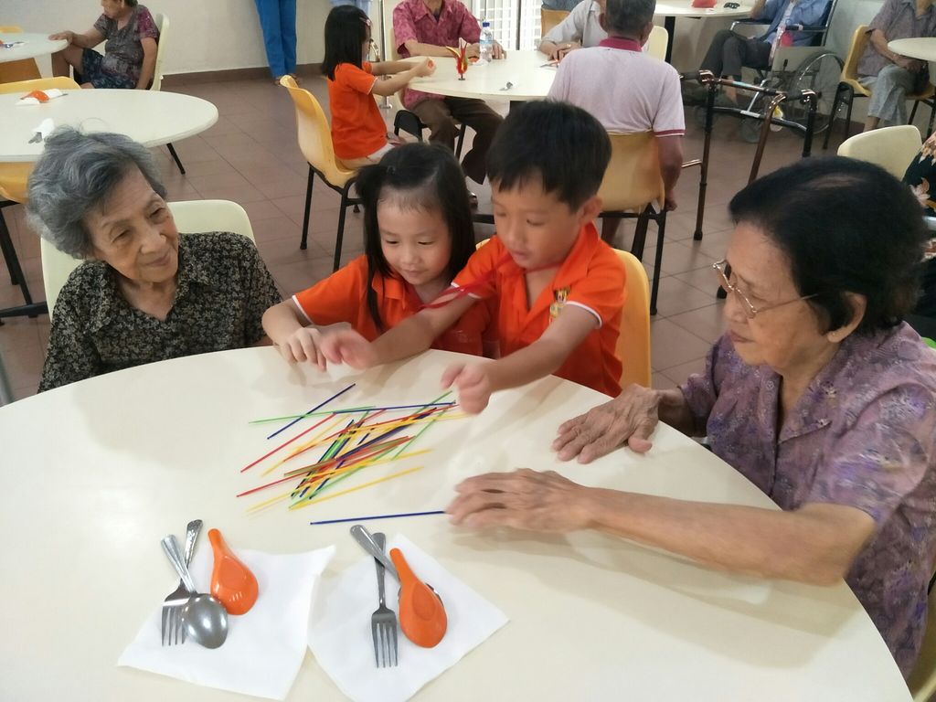 Having Fun at St John's Home for the Elderly People — photo 2