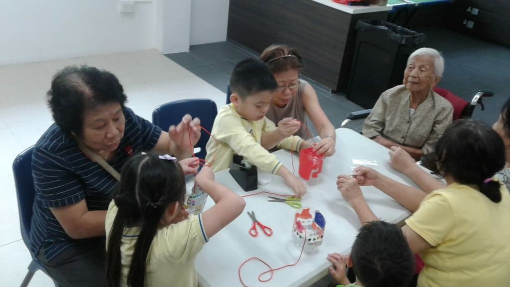 Mid Autumn Reunion With Seniors from MindCARE Senior Activity Centre to promote continuity of inter-generational bonding! — photo 3