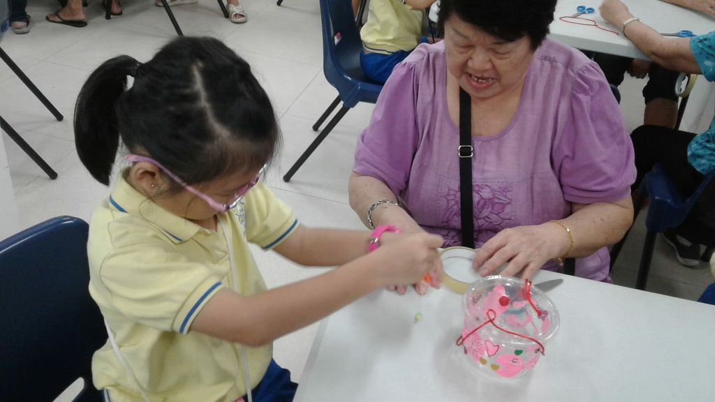 Mid Autumn Reunion With Seniors from MindCARE Senior Activity Centre to promote continuity of inter-generational bonding! — photo 11