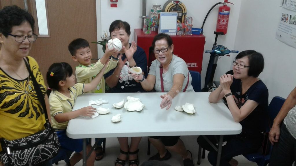 Mid Autumn Reunion With Seniors from MindCARE Senior Activity Centre to promote continuity of inter-generational bonding! — photo 1