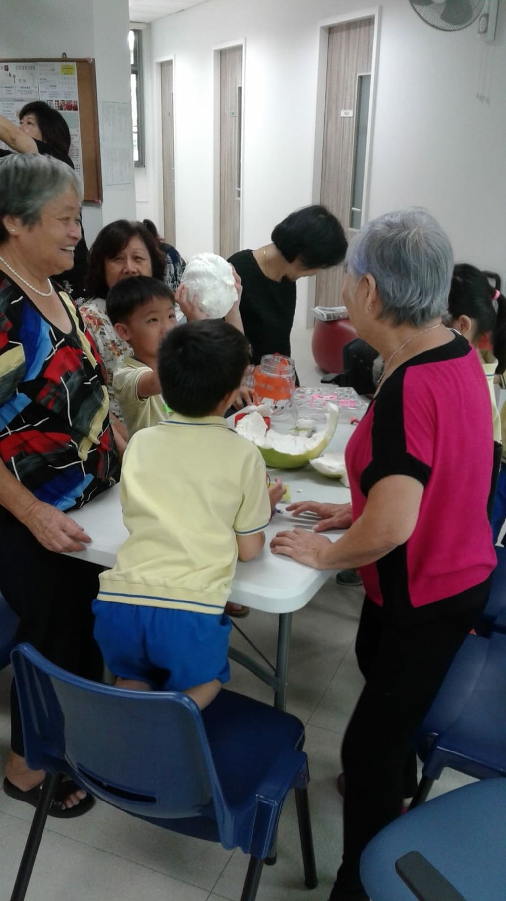 Mid Autumn Reunion With Seniors from MindCARE Senior Activity Centre to promote continuity of inter-generational bonding! — photo 3