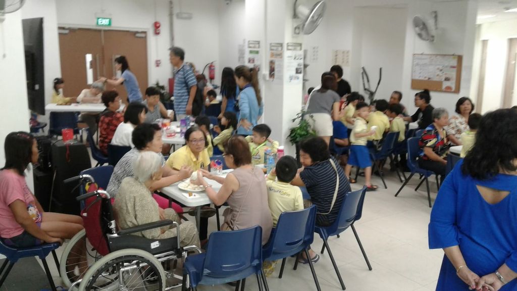 Mid Autumn Reunion With Seniors from MindCARE Senior Activity Centre to promote continuity of inter-generational bonding! — photo 7