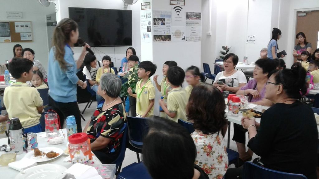Mid Autumn Reunion With Seniors from MindCARE Senior Activity Centre to promote continuity of inter-generational bonding! — photo 2