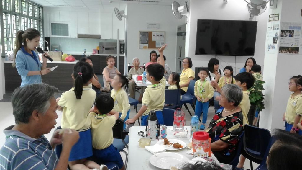 Mid Autumn Reunion With Seniors from MindCARE Senior Activity Centre to promote continuity of inter-generational bonding! — photo 5