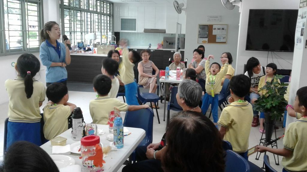Mid Autumn Reunion With Seniors from MindCARE Senior Activity Centre to promote continuity of inter-generational bonding! — photo 9