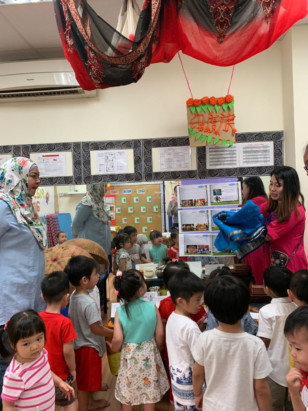 Gallery walk around the world during Racial Harmony Day — photo 3