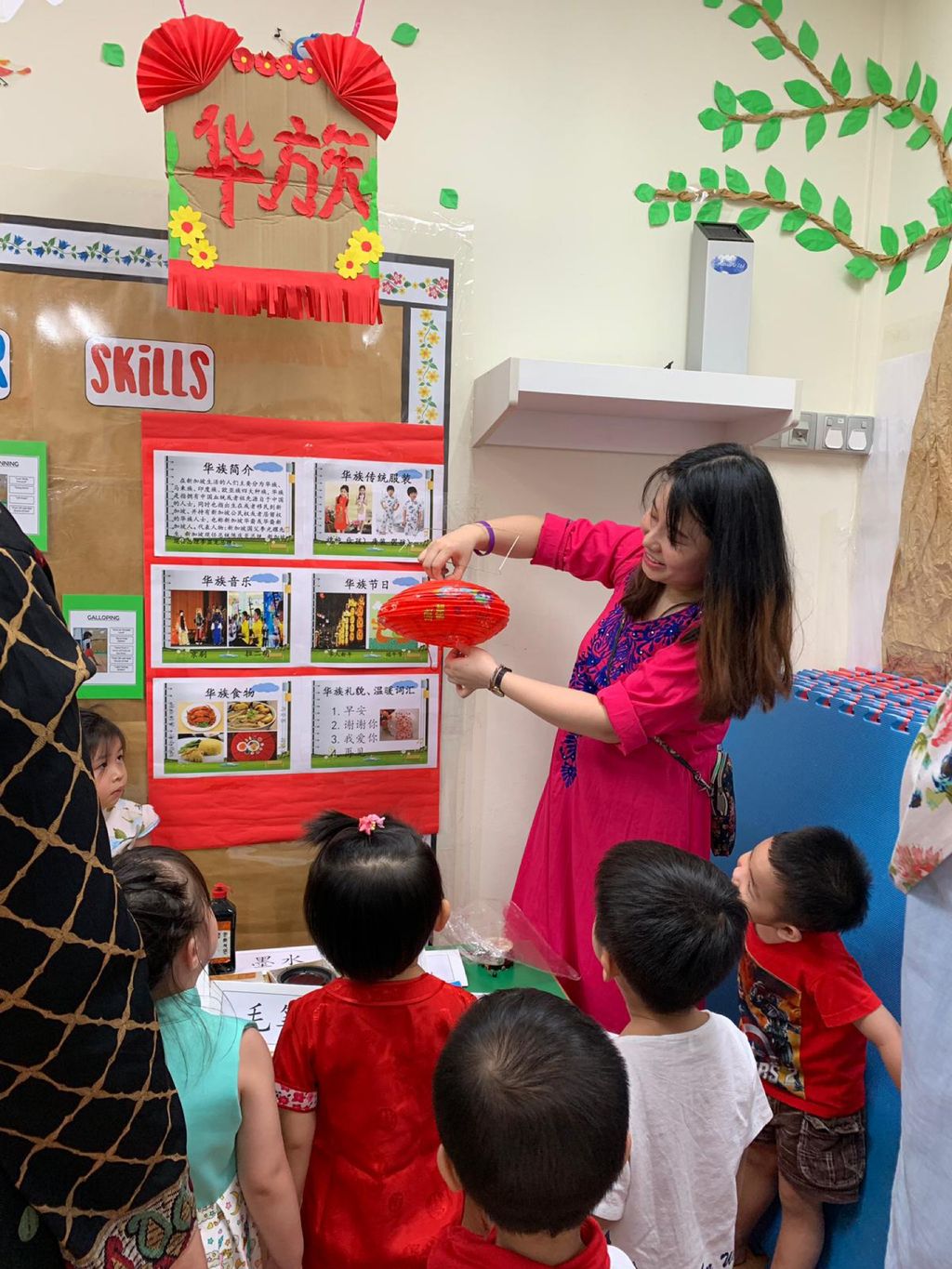 Gallery walk around the world during Racial Harmony Day — photo 5