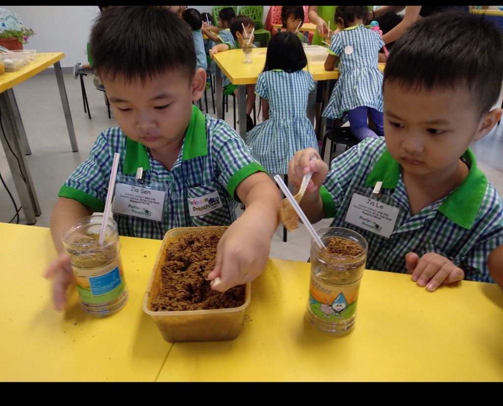 Pariposa Preschool Field Trips - Longkang Fishing and PUB NEWater plant — photo 2