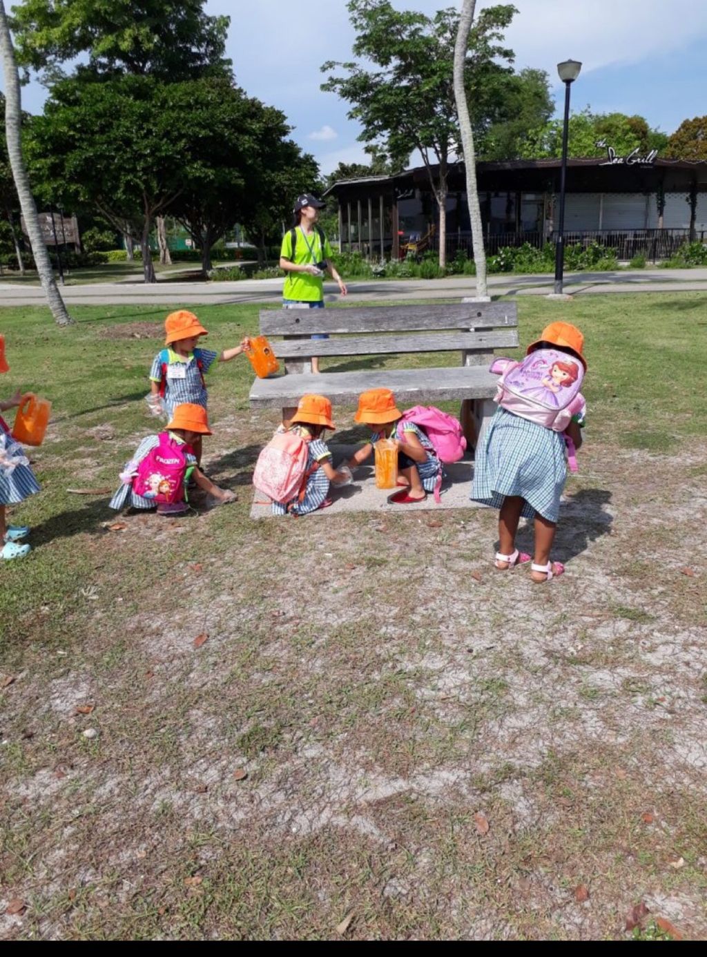 Pariposa Preschool Community Involvement Programs - Keep Clean, Singapore Beach Clean Up 2019 and LitteRally event — photo 2