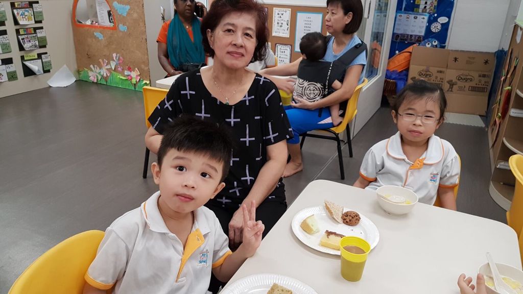Breakfast with Grandparents. — photo 1
