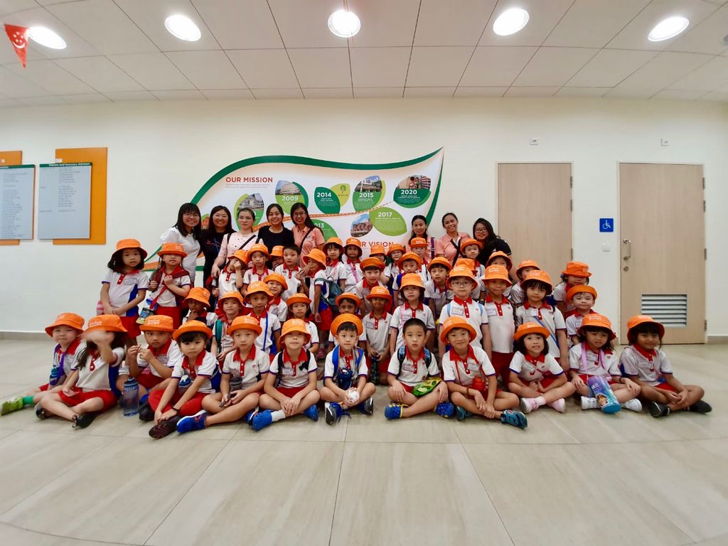 K2 Children In Action! Spreading Love and Kindness - Creating Memories with the Elderlies @ Ren Ci Nursing Home (Ang Mo Kio) — photo 8